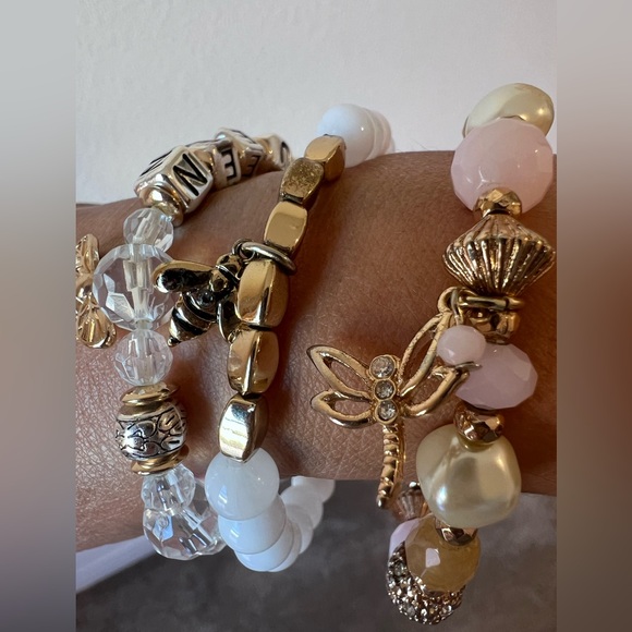 🐝Avon bracelets - Picture 1 of 10